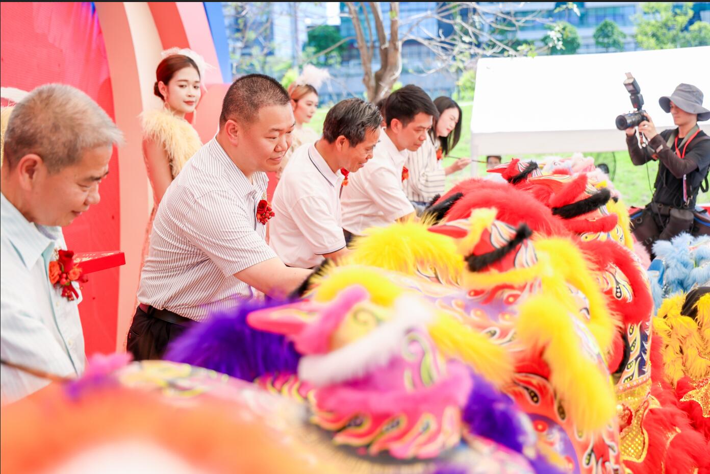 鵬程上花園二期營銷中心開放4.jpg 鵬程上花園二期營銷中心開放4.jpg